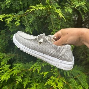 Hey Dude slip on shoe